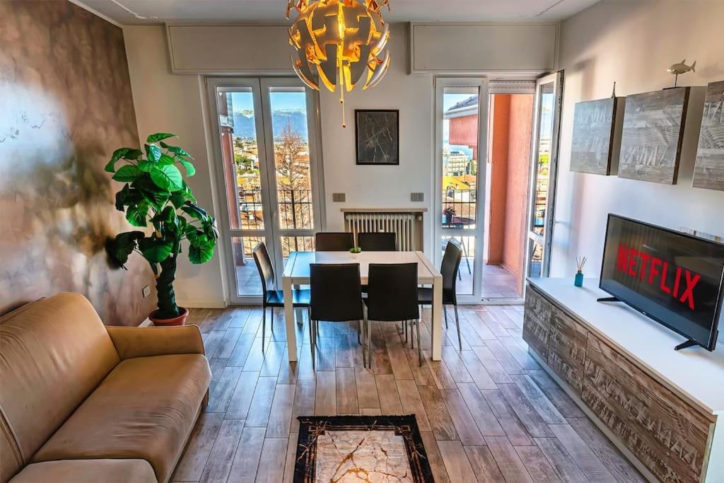 Garda Lake View Apartment เดเซนซาโนเดลการ์ดา ภายนอก รูปภาพ