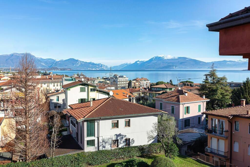 Garda Lake View Apartment เดเซนซาโนเดลการ์ดา ภายนอก รูปภาพ