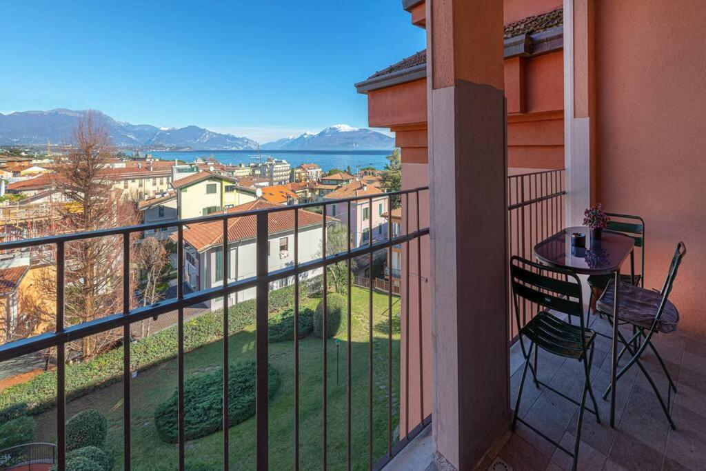 Garda Lake View Apartment เดเซนซาโนเดลการ์ดา ภายนอก รูปภาพ