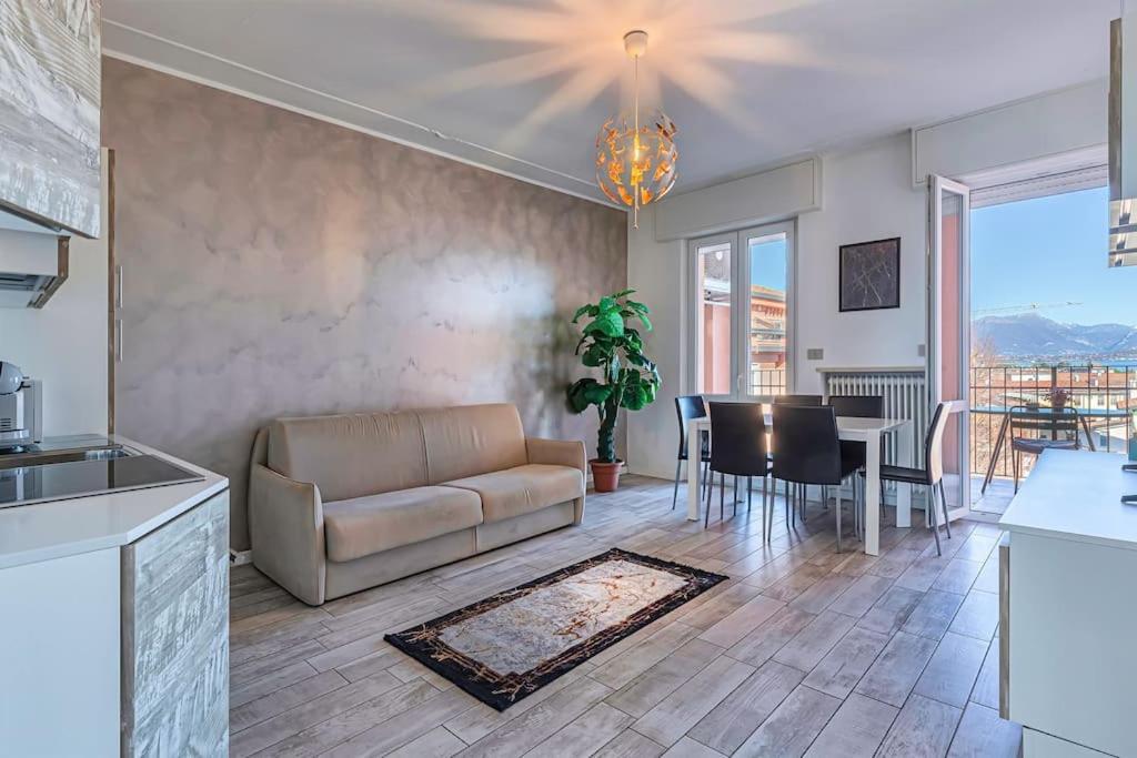 Garda Lake View Apartment เดเซนซาโนเดลการ์ดา ภายนอก รูปภาพ
