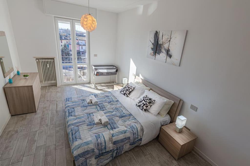 Garda Lake View Apartment เดเซนซาโนเดลการ์ดา ภายนอก รูปภาพ